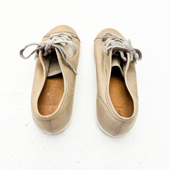 Frye Women Ivy Low Lace Up Suede Leather Flats Sneaker Size 8 Mint Condition - Picture 2 of 5